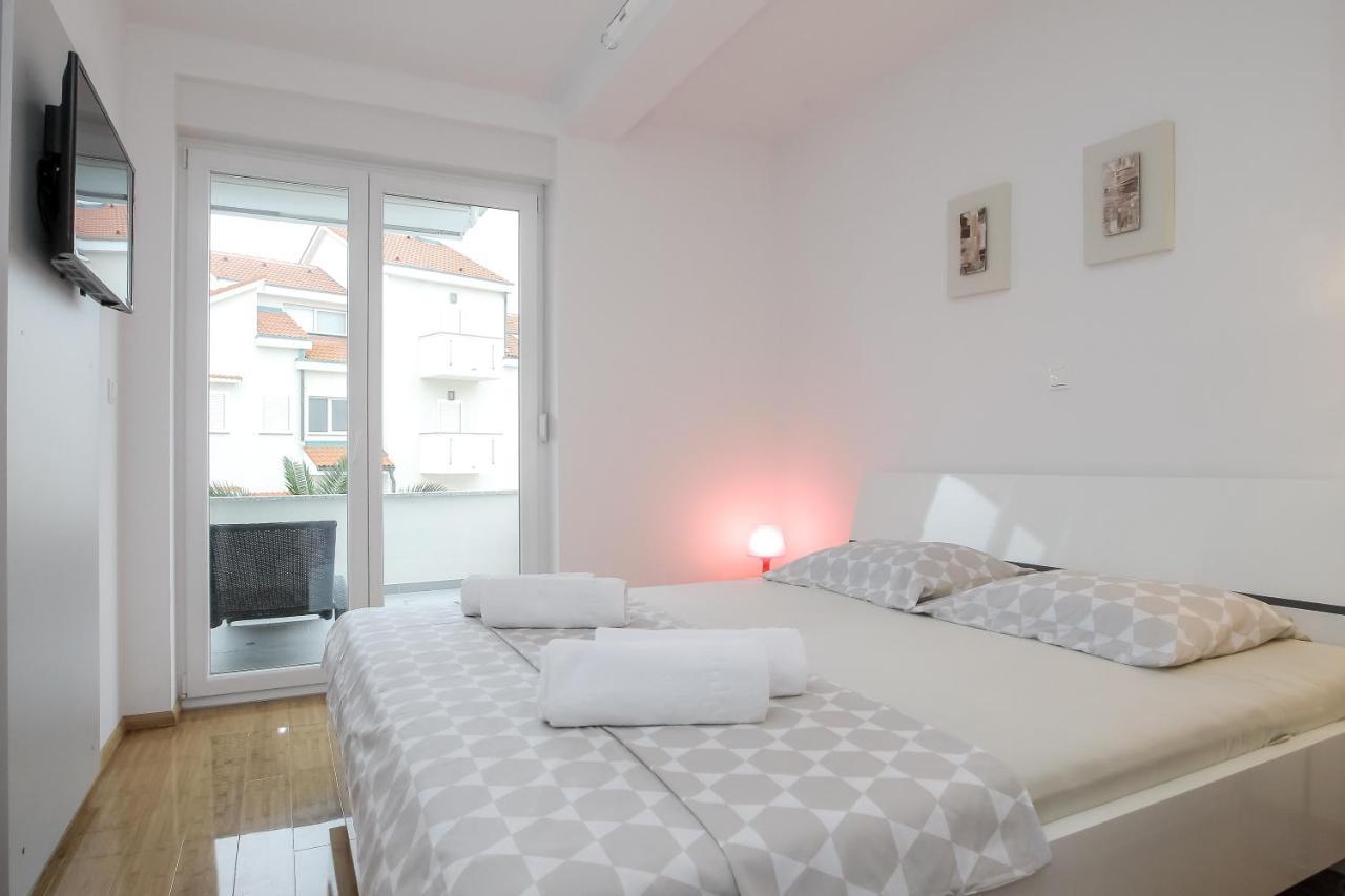 Apartments Tomana Novalja Zimmer foto