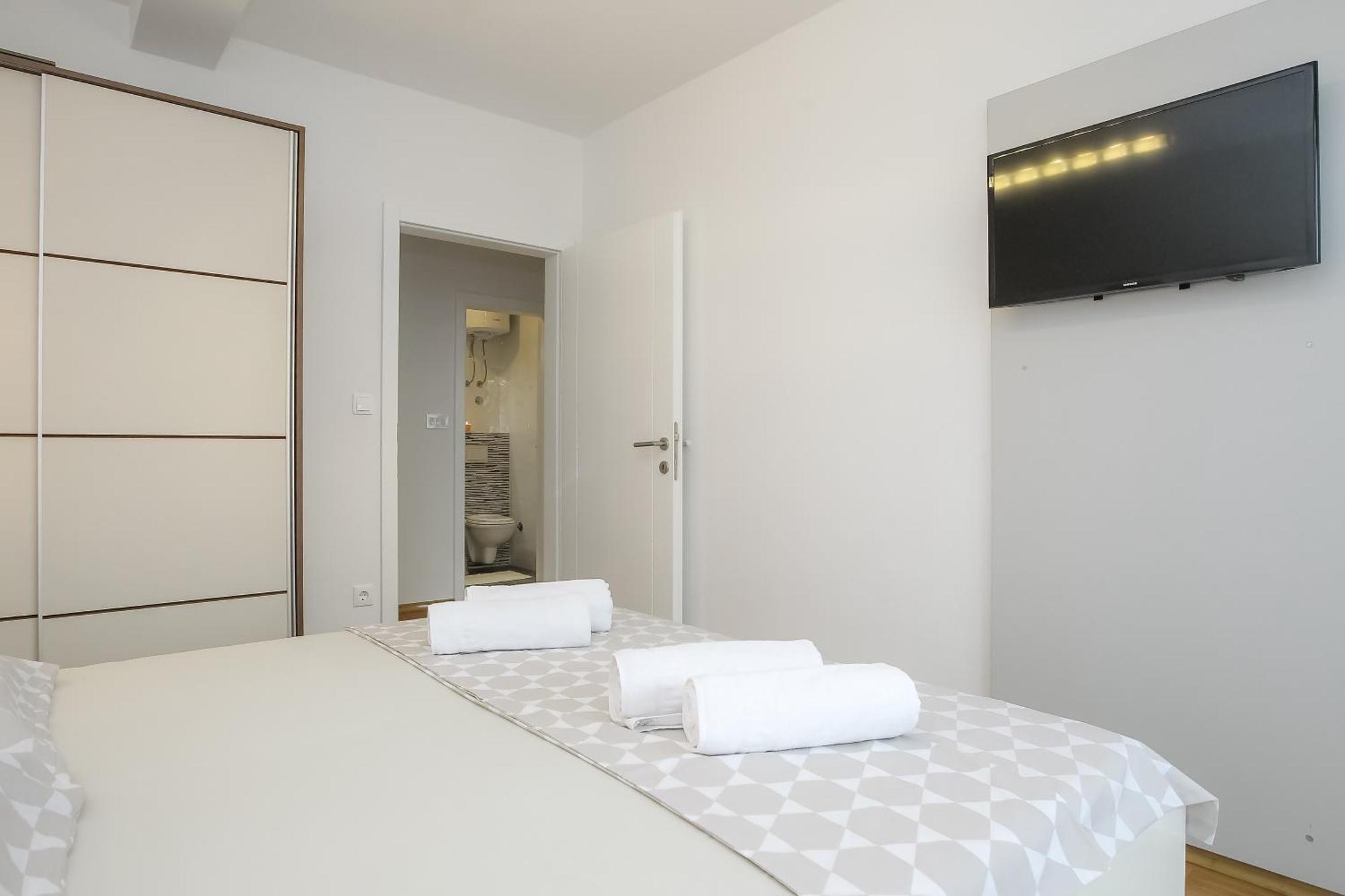 Apartments Tomana Novalja Zimmer foto